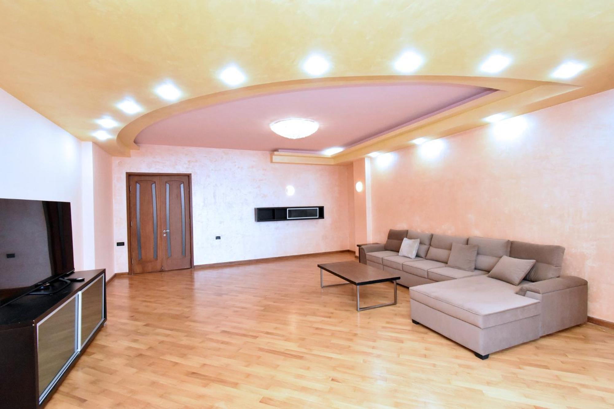 Amiryan Street, 3 Bedrooms Grand And Sunny Apartmet Am2711 Erivan Exterior foto